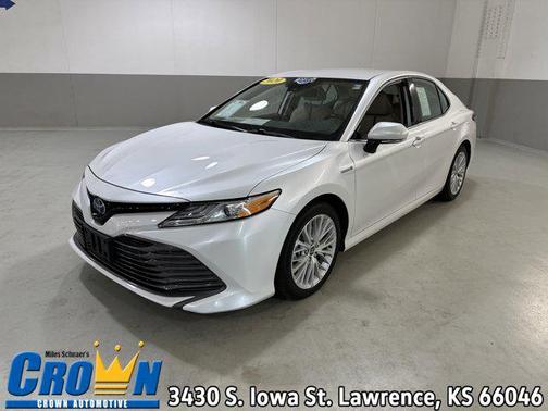 2020 Toyota Camry Hybrid XLE