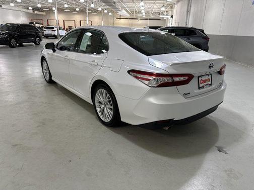 2020 Toyota Camry Hybrid XLE