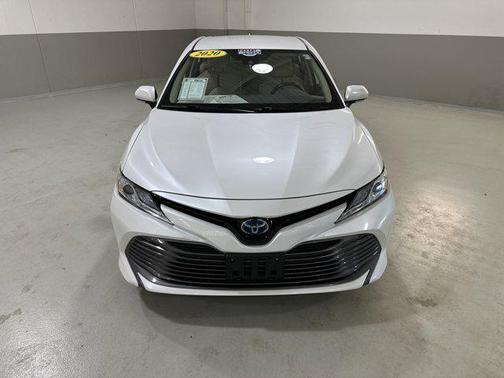2020 Toyota Camry Hybrid XLE