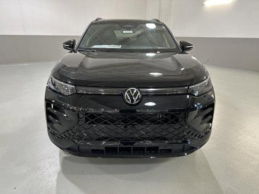 2025 Volkswagen Tiguan 2.0T SE R-Line Black 4MOTION