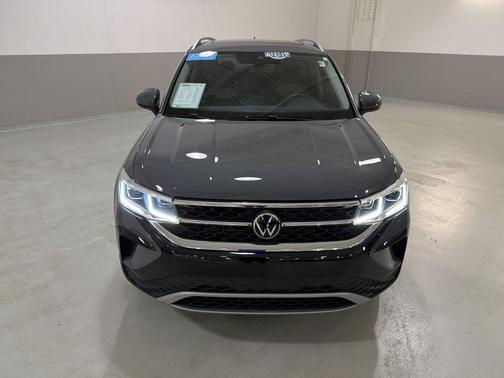 Pure Gray 2024 Volkswagen Taos 1.5T SEL