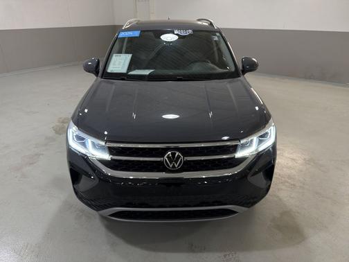 Pure Gray 2024 Volkswagen Taos 1.5T SEL