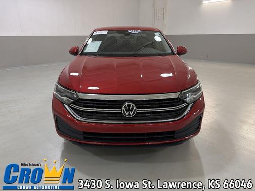 P8p8/Kings Red 2024 Volkswagen Jetta 1.5T SE