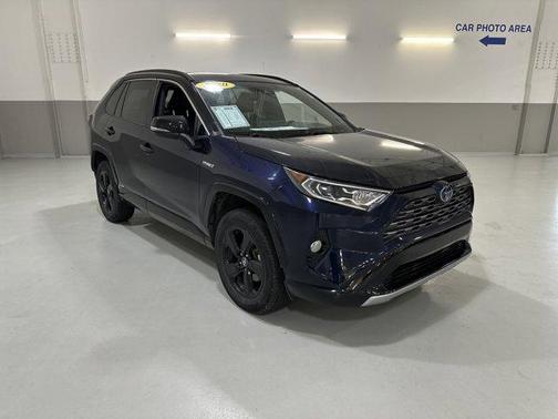 2020 Toyota RAV4 Hybrid SE