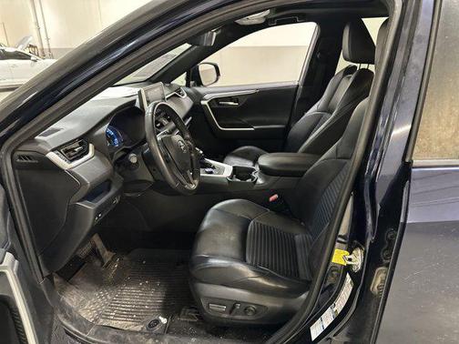 2020 Toyota RAV4 Hybrid SE