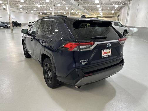 2020 Toyota RAV4 Hybrid SE