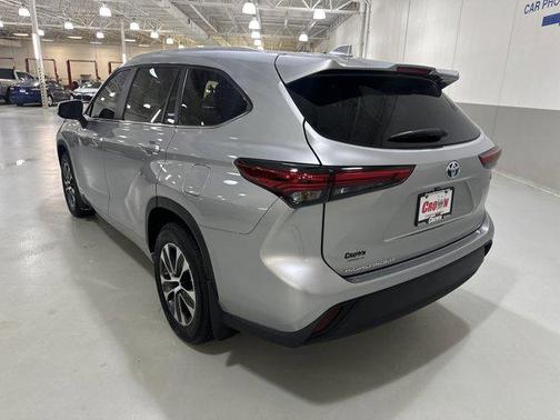 2023 Toyota Highlander Hybrid XLE