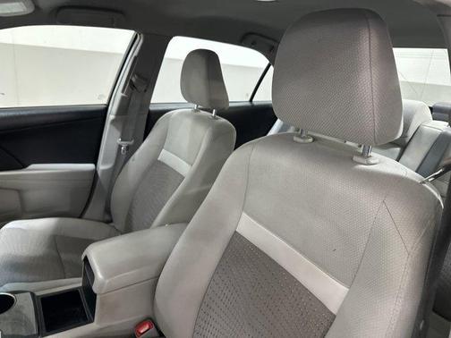 2014 Toyota Camry Hybrid LE