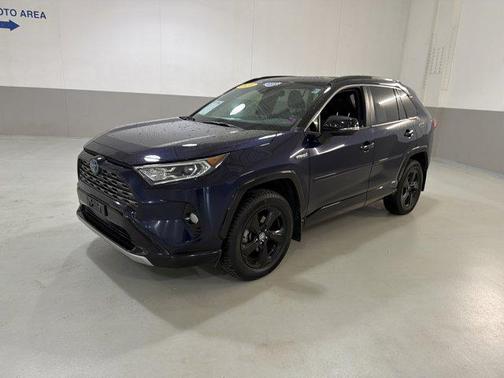 2020 Toyota RAV4 Hybrid SE