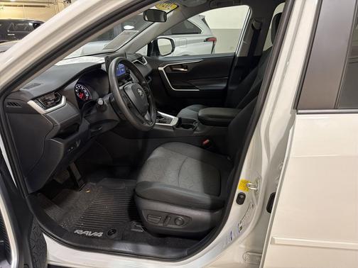 Super White 2020 Toyota RAV4 XLE