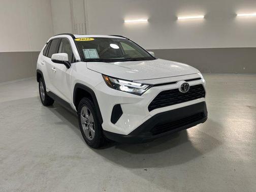 2025 Toyota RAV4 Hybrid XLE