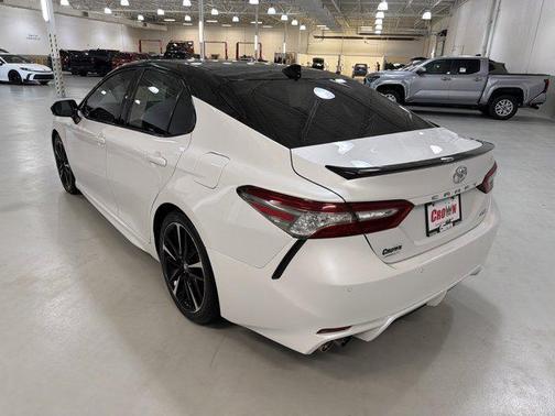 Midnight Black Metallic/Wind Chill 2018 Toyota Camry XSE