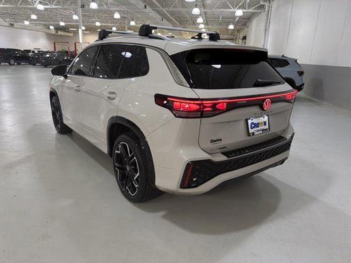 2026 Volkswagen Tiguan 2.0T SEL R-Line 4MOTION