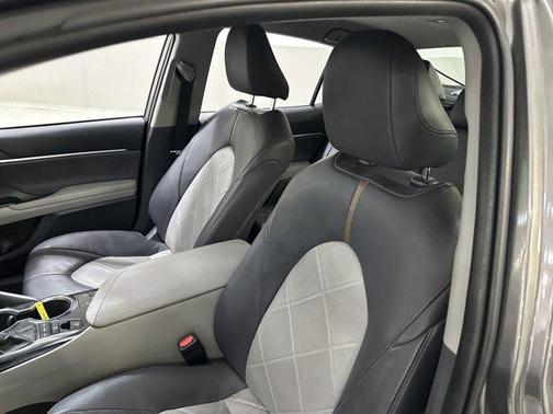 2019 Toyota Camry XLE
