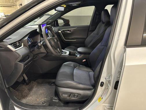 2025 Toyota RAV4 Hybrid SE