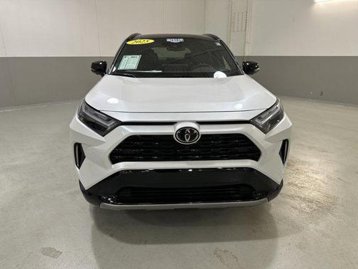 2025 Toyota RAV4 Hybrid SE