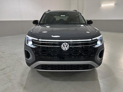 2026 Volkswagen Atlas Peak Edition