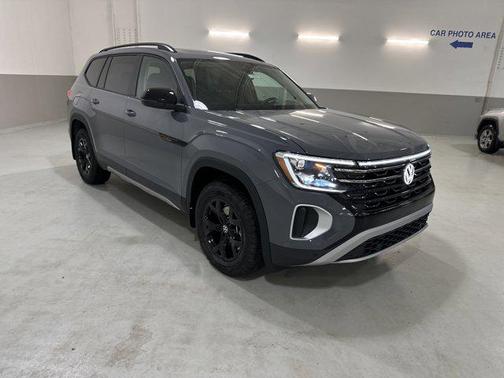 2026 Volkswagen Atlas Peak Edition