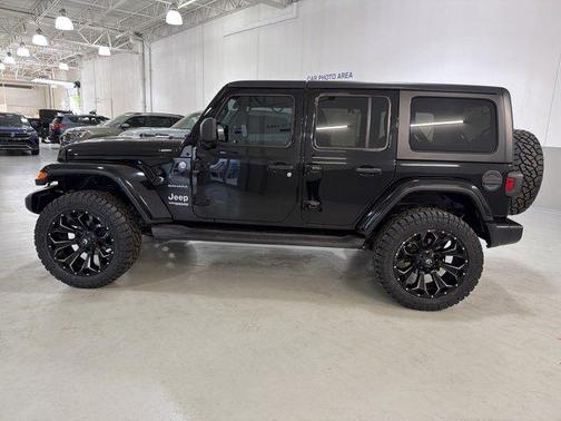 Black Clearcoat 2021 Jeep Wrangler Unlimited Sahara