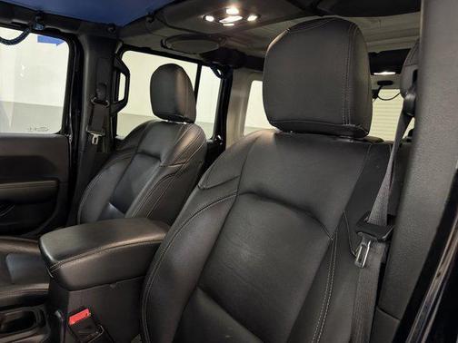 Black Clearcoat 2021 Jeep Wrangler Unlimited Sahara