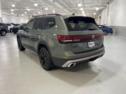 2026 Volkswagen Atlas Peak Edition