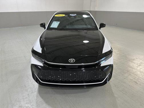 2025 Toyota Crown Platinum