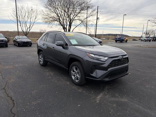 2025 Toyota RAV4 Hybrid SE