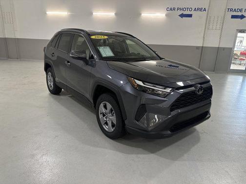2025 Toyota RAV4 Hybrid SE
