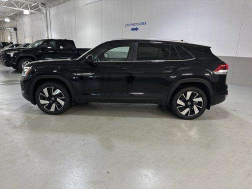 2026 Volkswagen Atlas Cross Sport 2.0T SE w/Technology 4MOTION