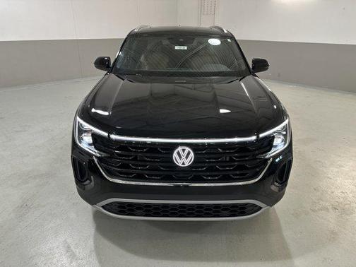2026 Volkswagen Atlas Cross Sport 2.0T SE w/Technology 4MOTION