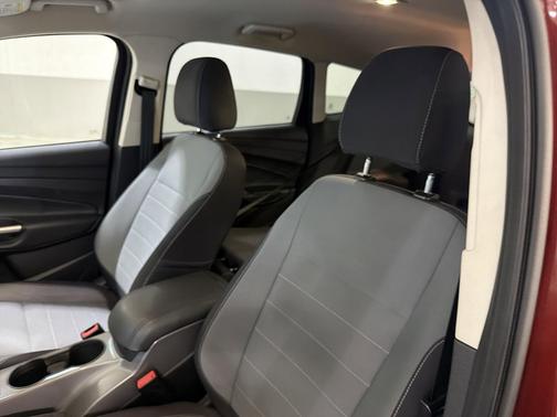 Sunset 2016 Ford Escape SE