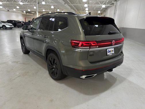 Avocado Green Pearl 2026 Volkswagen Atlas 2.0T SE w/Technology 4MOTION