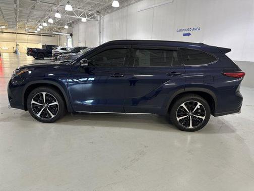 2022 Toyota Highlander XSE