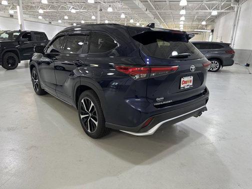 2022 Toyota Highlander XSE