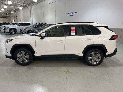 2025 Toyota RAV4 Hybrid XLE