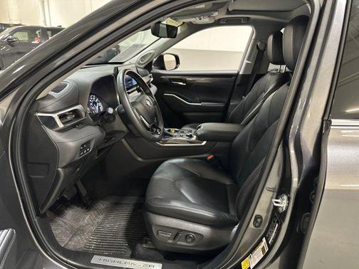 2022 Toyota Highlander Limited