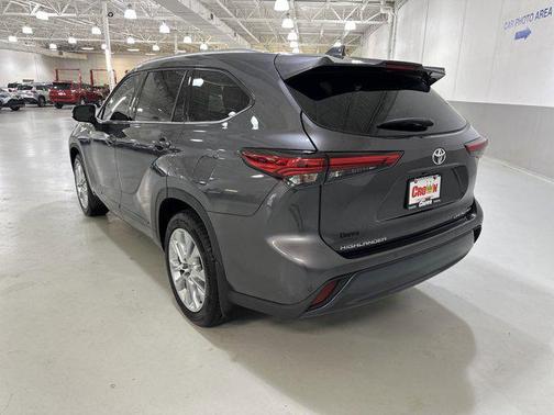 2022 Toyota Highlander Limited