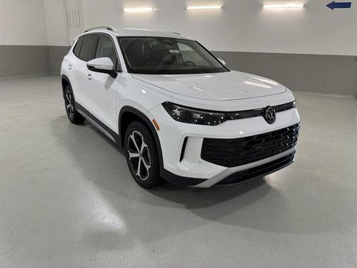 2025 Volkswagen Tiguan 2.0T SE 4MOTION