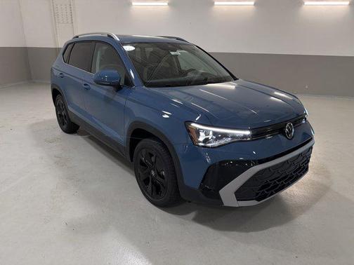 Monterey Blue Pearl 2026 Volkswagen Taos SE