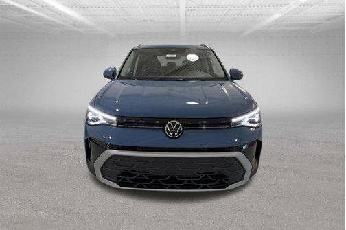 Monterey Blue Pearl 2026 Volkswagen Taos SE