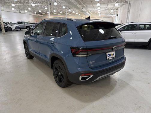 Monterey Blue Pearl 2026 Volkswagen Taos SE