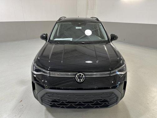 2025 Volkswagen Taos 1.5T SE Black