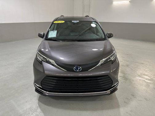 2021 Toyota Sienna XLE 7 Passenger