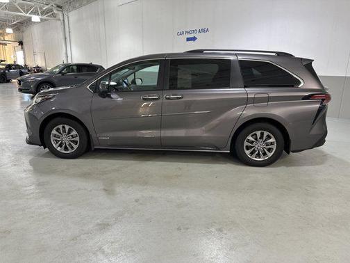 2021 Toyota Sienna XLE 7 Passenger