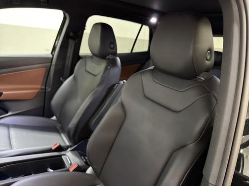 Mythos Black Metallic 2021 Volkswagen ID.4 Pro S