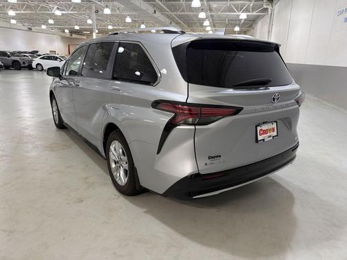 Celestial Silver Metallic 2025 Toyota Sienna Limited