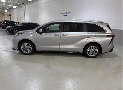 Celestial Silver Metallic 2025 Toyota Sienna Limited