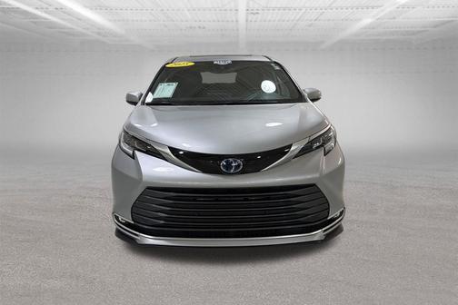 Celestial Silver Metallic 2025 Toyota Sienna Limited