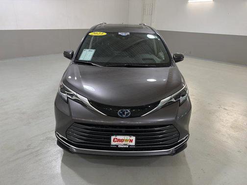 2023 Toyota Sienna Platinum