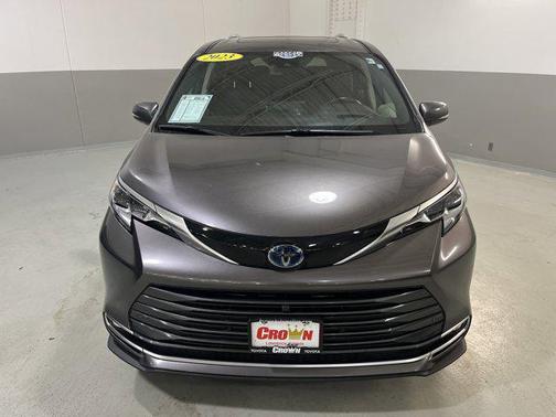 2023 Toyota Sienna Platinum
